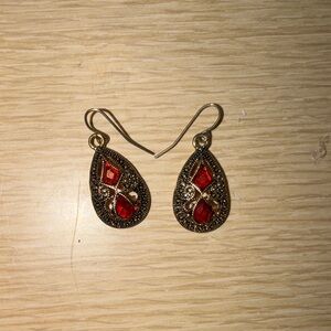 Vintage-Inspired Red Teardrop Dangle Earrings